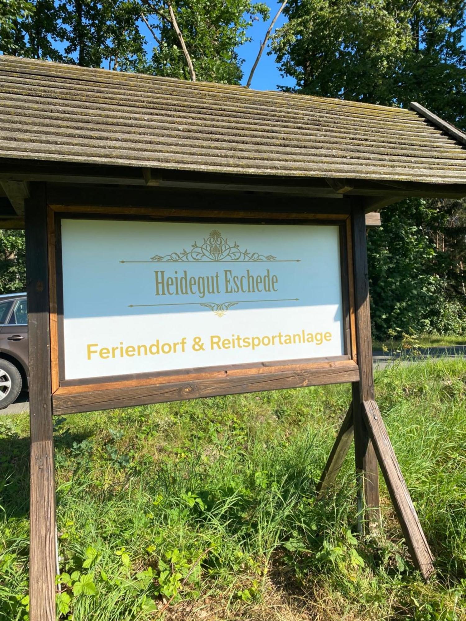 Heidegut Eschede Reitsportanlage Und Feriendorf Exterior photo